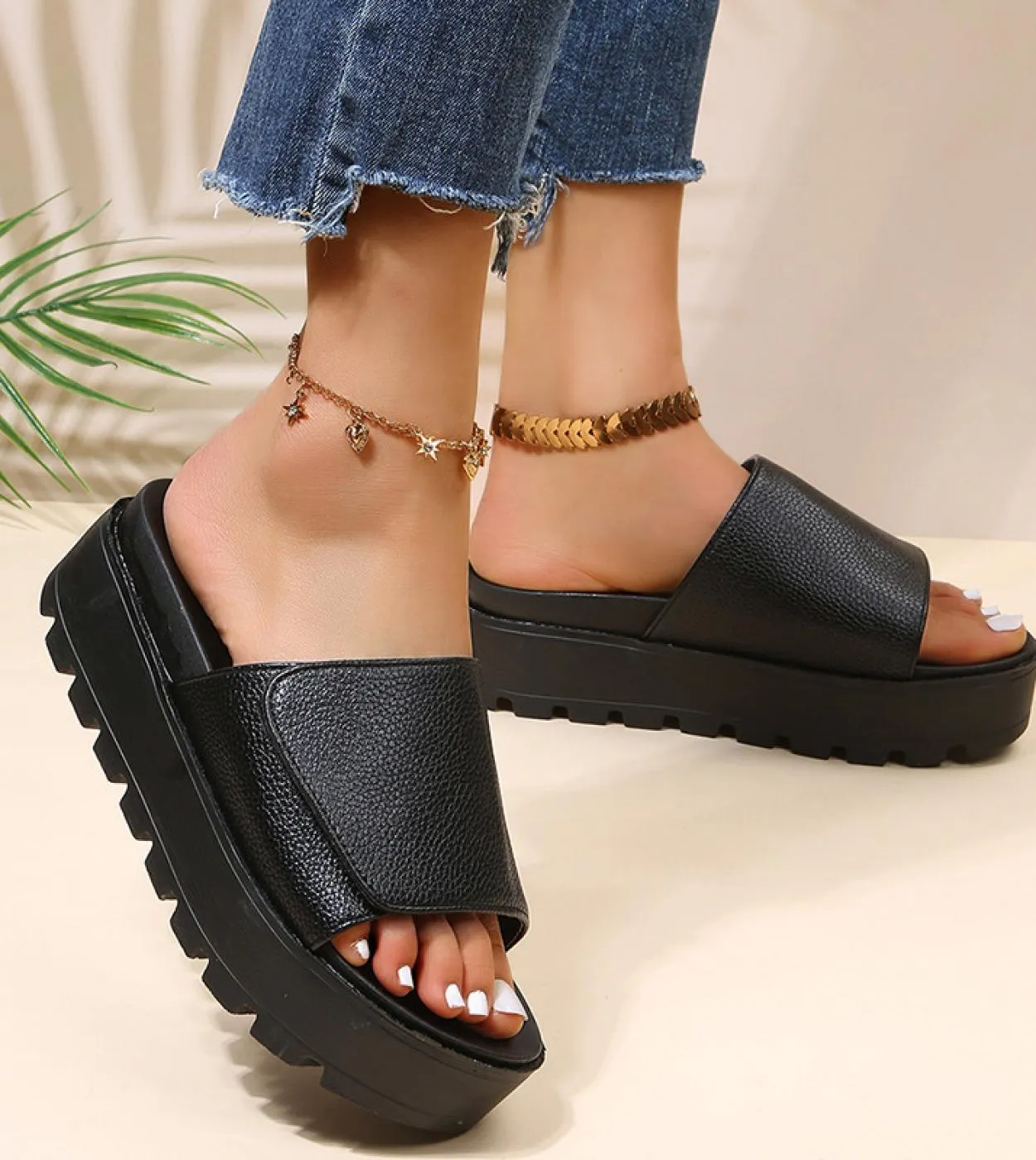 Pantofole con plateau in pelle nera Sandali da donna Taglie forti 43 Scarpe con suola spessa Donna 2022 Scivolo da spiaggia anti