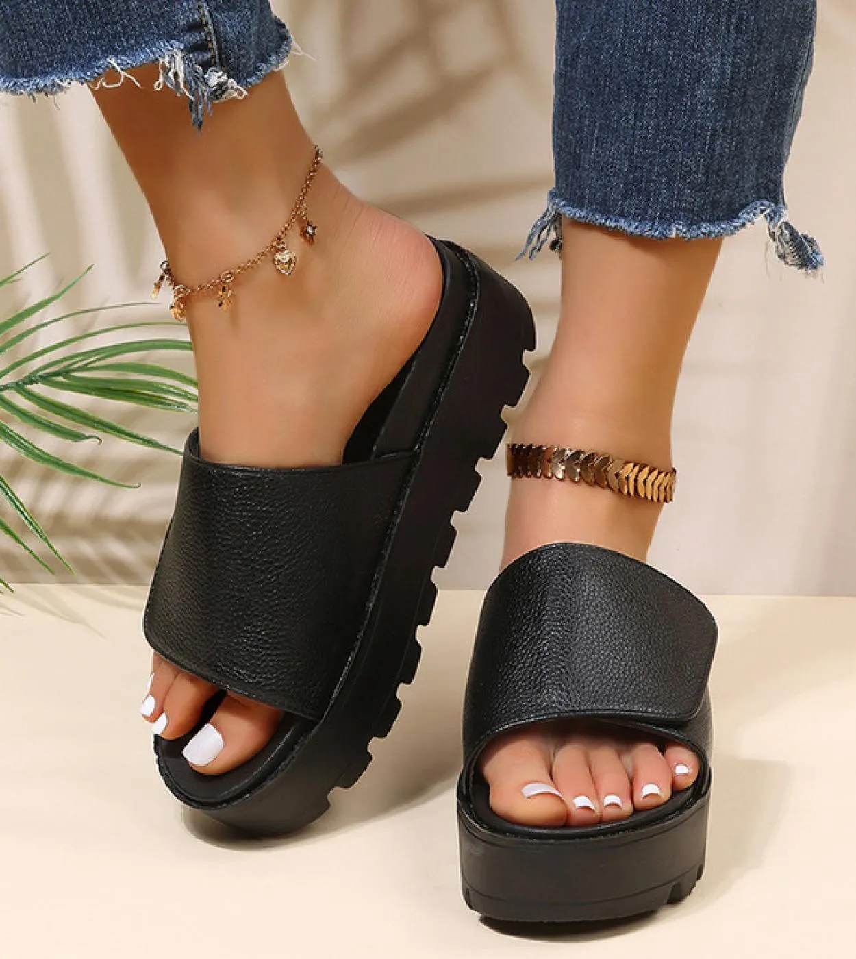 Pantofole con plateau in pelle nera Sandali da donna Taglie forti 43 Scarpe con suola spessa Donna 2022 Scivolo da spiaggia anti