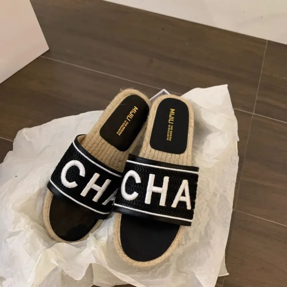 Pantofole moda intrecciate con suola spessa intrecciate scarpe da donna 2024 nuova estate abbigliamento esterno sandali casual s