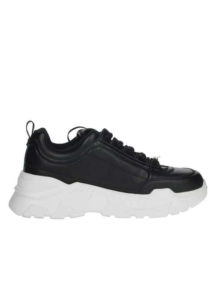 Pregunta  SNEAKERS BASSA MCD001 NERO
