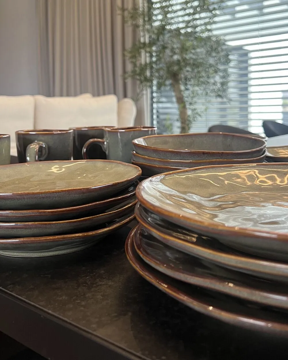 Set of 16 Dinnerware THYME Stoneware Dark Green