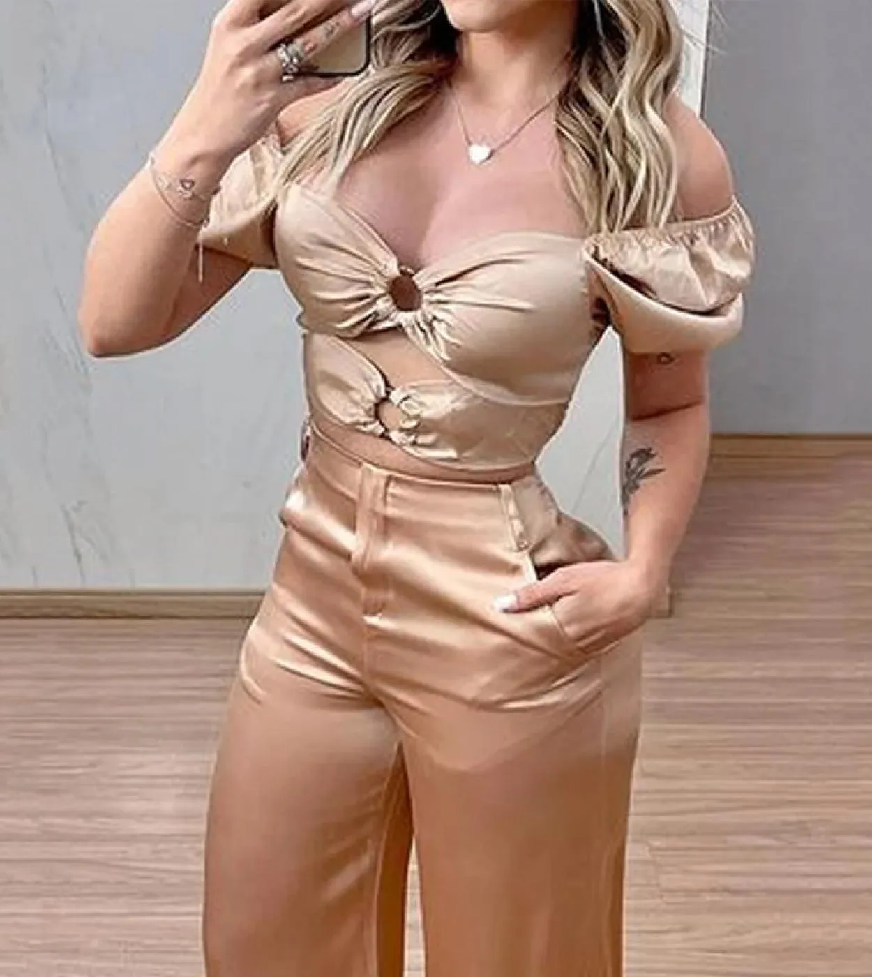 Wefads Set da due pezzi da donna Estate Casual Solid Scava fuori senza spalline Manica a sbuffo Pantaloni corti larghi dritti Se