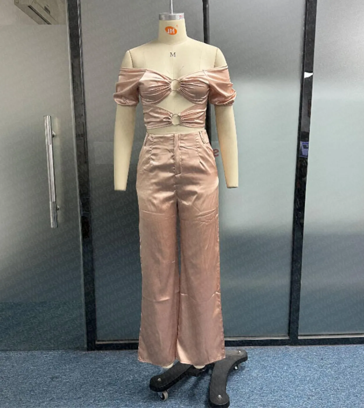 Wefads Set da due pezzi da donna Estate Casual Solid Scava fuori senza spalline Manica a sbuffo Pantaloni corti larghi dritti Se