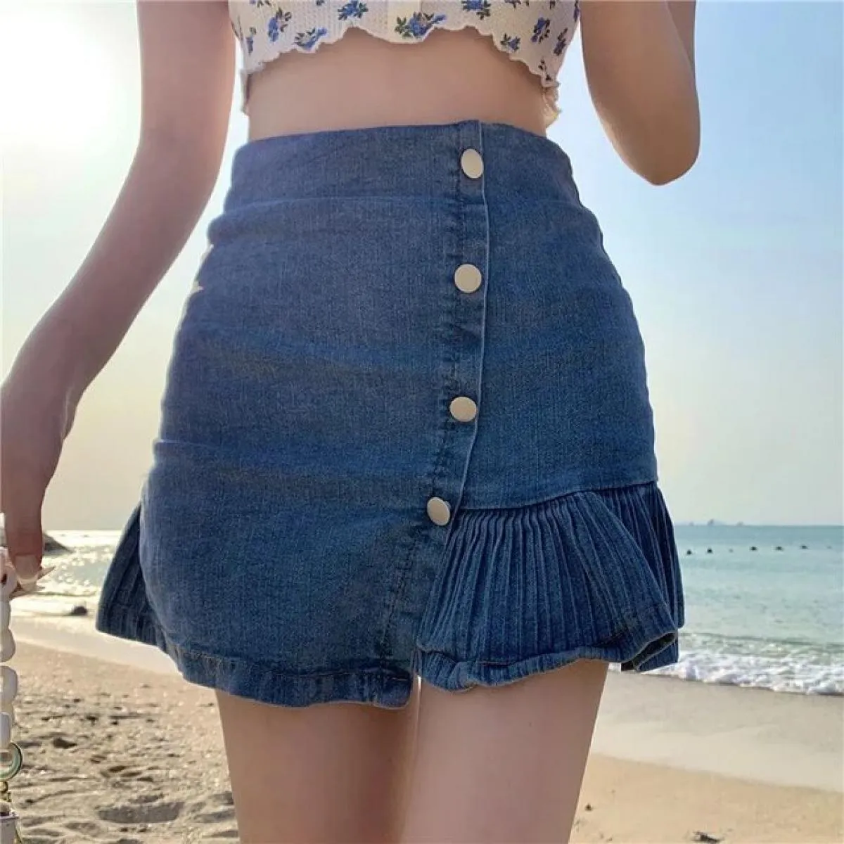 Xpqbb Gonne a pieghe in denim blu estivo da donna 2022 Mini gonna a vita alta Donna High Street Decorazione con bottoni Jeans da