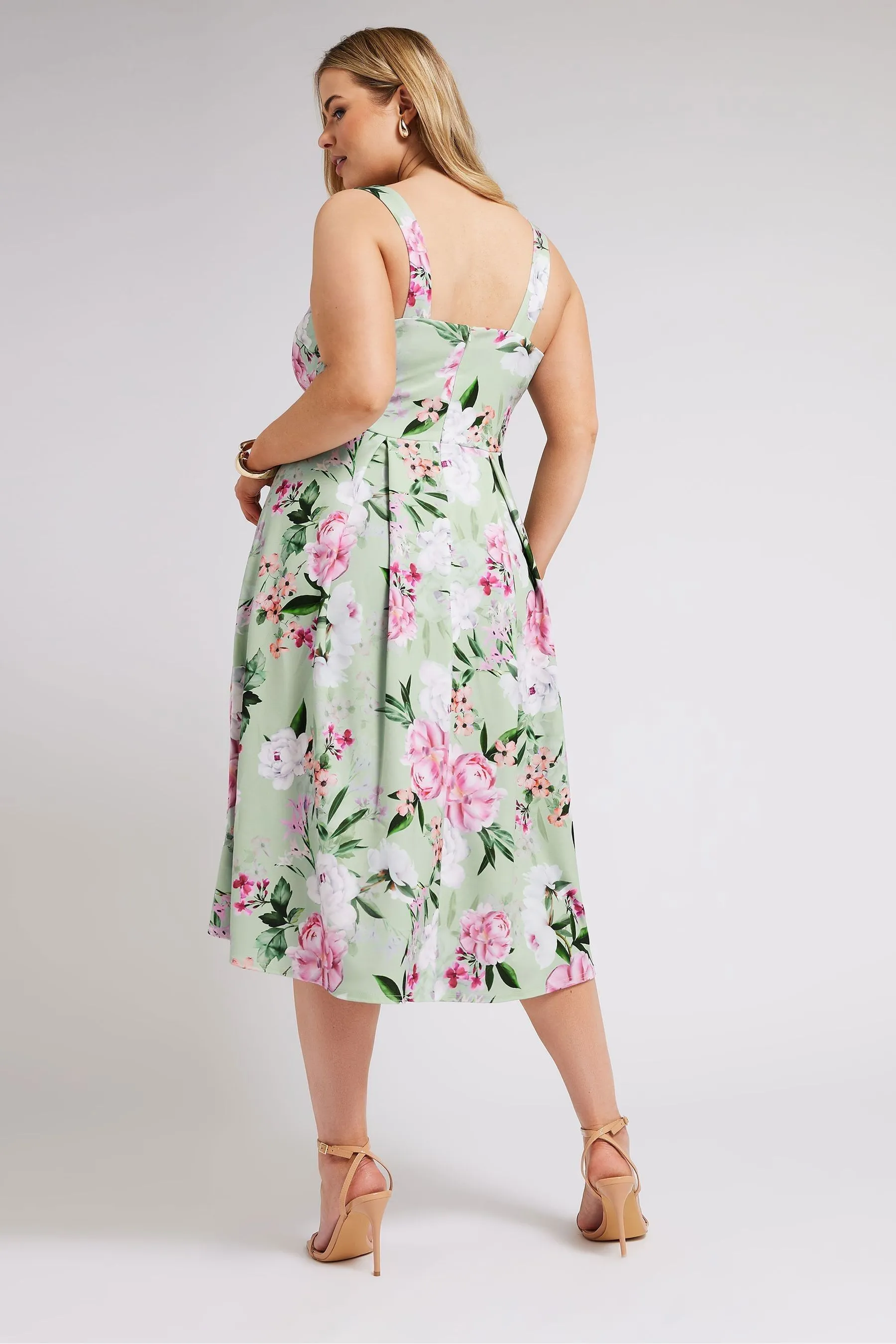 Yours Curve London - Abito con scollo A pieghe e scollo a cuore